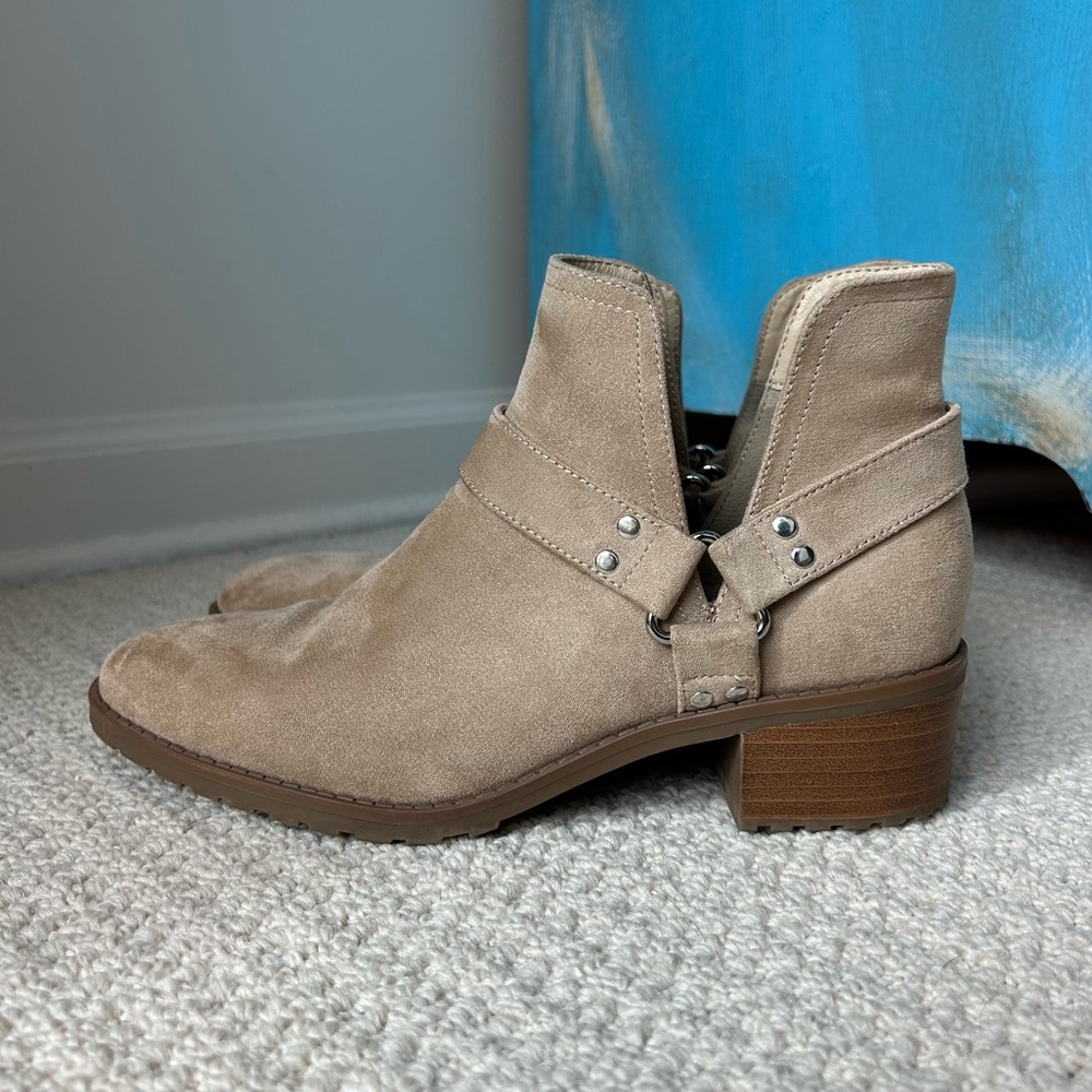 Sonoma Whitnee Harness Ankle Boots Taupe Faux Suede Block Heel Moto Western 8.5M